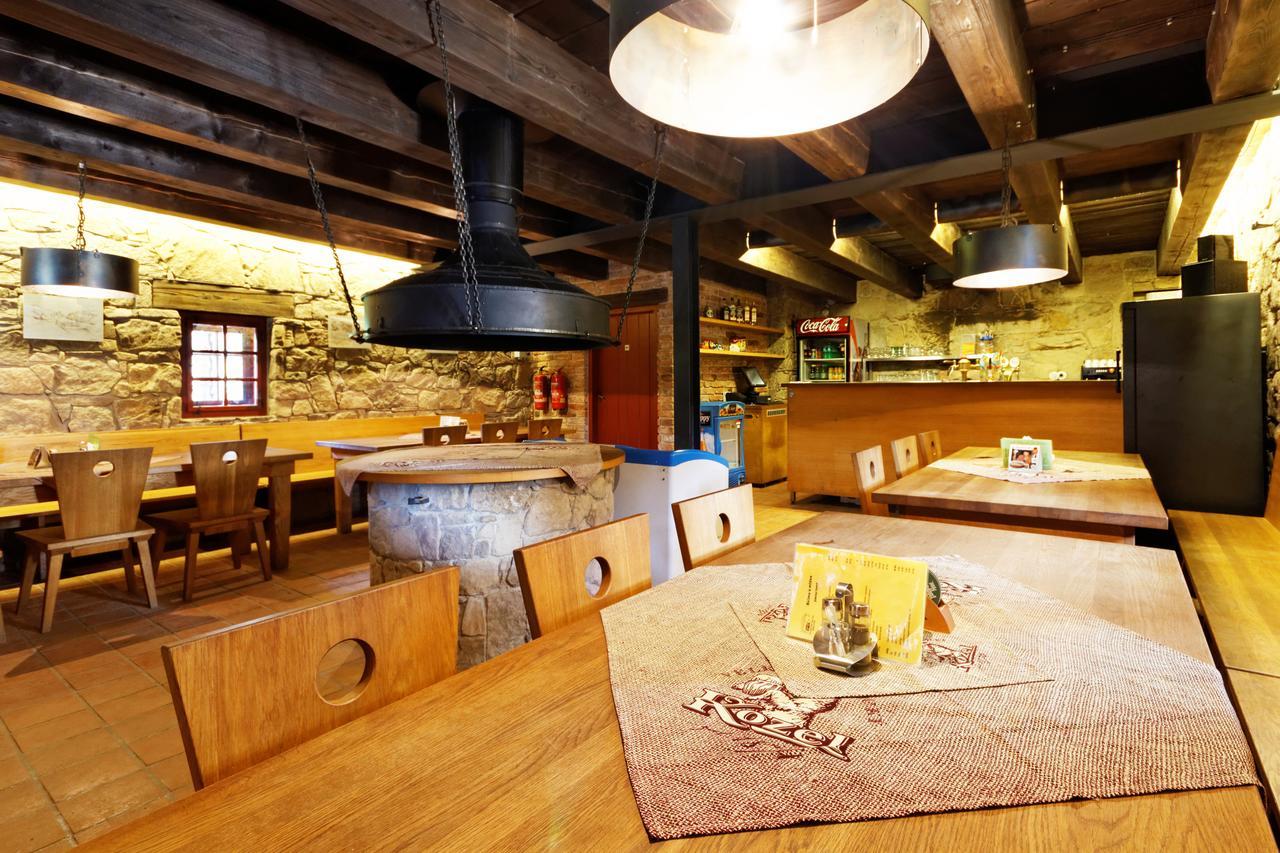 Porcuv Mlyn Otel Bykovice Dış mekan fotoğraf
